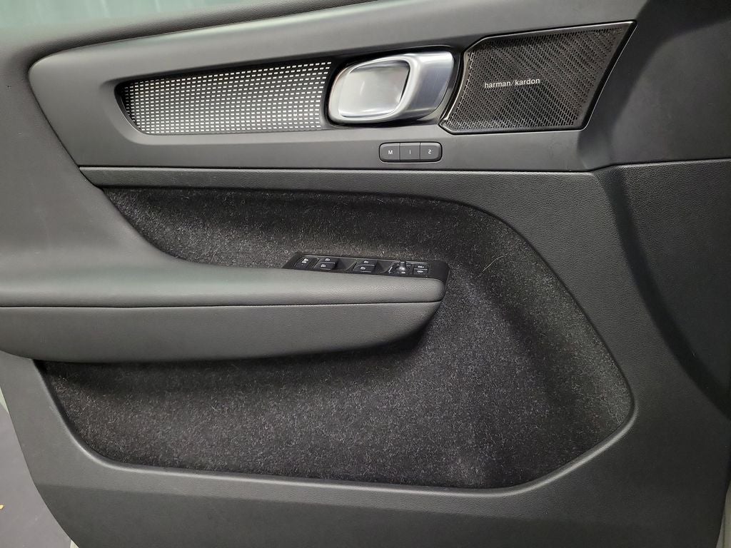 2021 Volvo XC40 Recharge Pure Electric P8