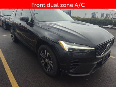 2024 Volvo XC60 Recharge Plug-In Hybrid Core Dark Theme