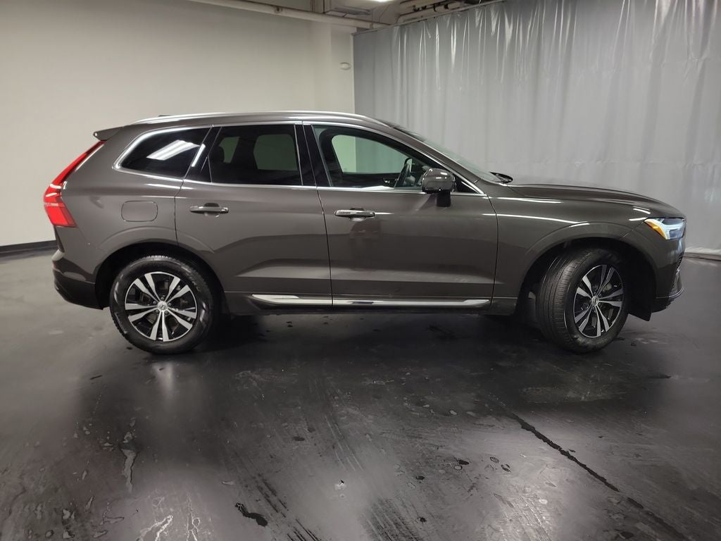 2023 Volvo XC60 Recharge Plug-In Hybrid T8 Core Bright Theme