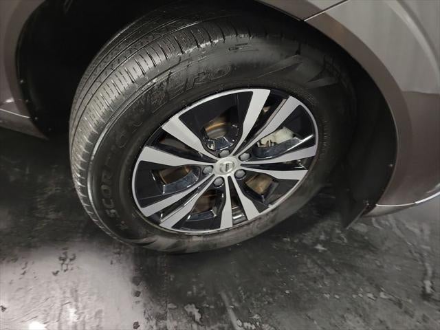 2023 Volvo XC60 Recharge Plug-In Hybrid T8 Core Bright Theme