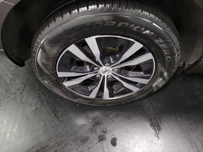 2023 Volvo XC60 Recharge Plug-In Hybrid T8 Core Bright Theme