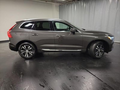 2023 Volvo XC60 Recharge Plug-In Hybrid T8 Core Bright Theme