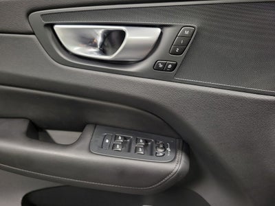 2024 Volvo XC60 Recharge Plug-In Hybrid T8 Plus Dark Theme