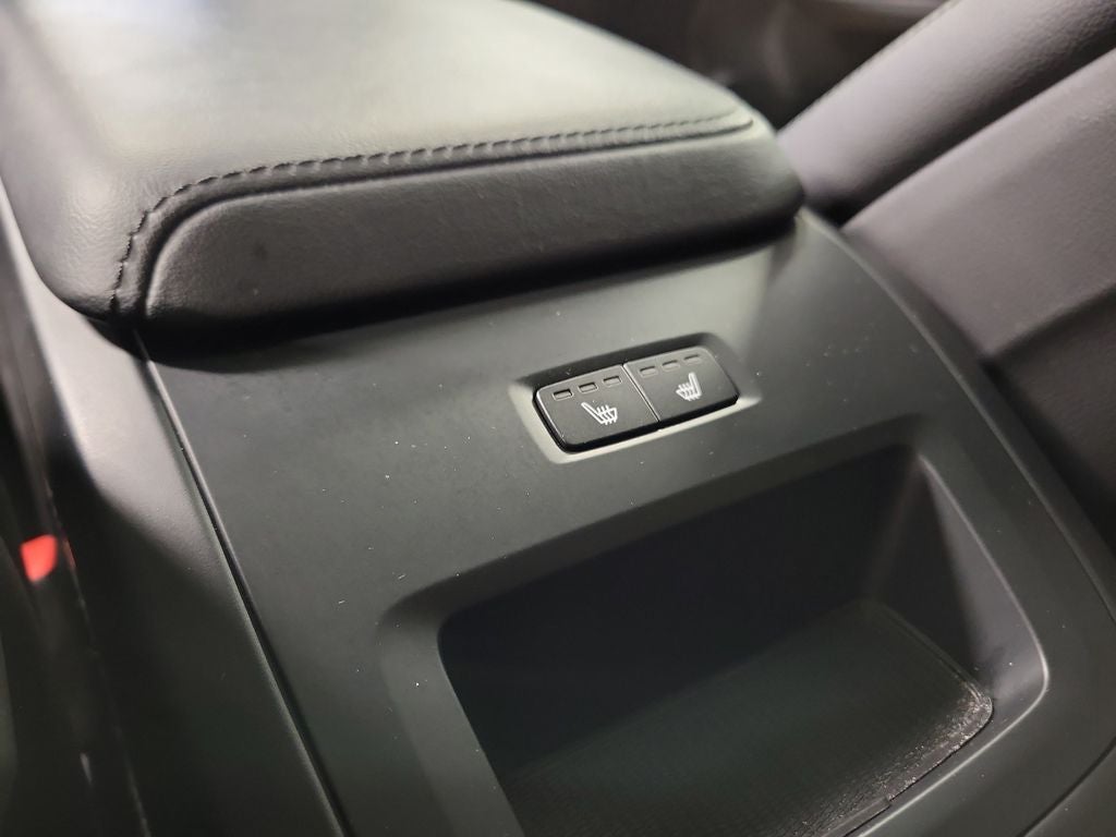 2024 Volvo XC60 Recharge Plug-In Hybrid T8 Plus Dark Theme