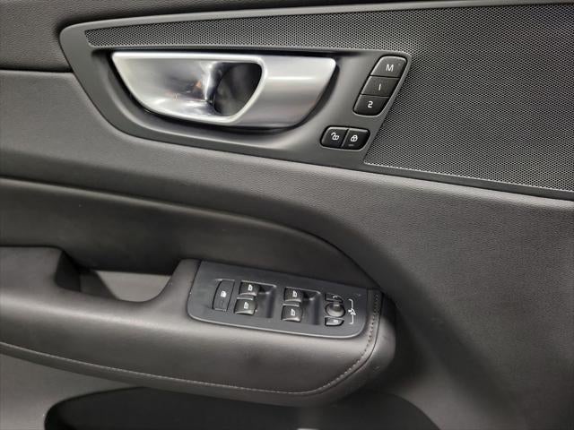 2024 Volvo XC60 Recharge Plug-In Hybrid T8 Plus Dark Theme