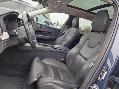 2022 Volvo XC60 B5 Inscription