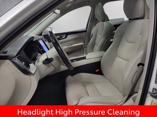 2022 Volvo XC60 B5 Inscription