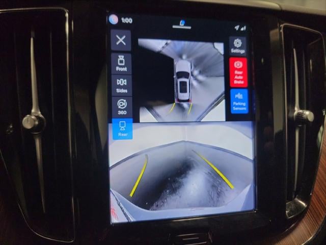 2024 Volvo XC60 B5 Plus Dark Theme