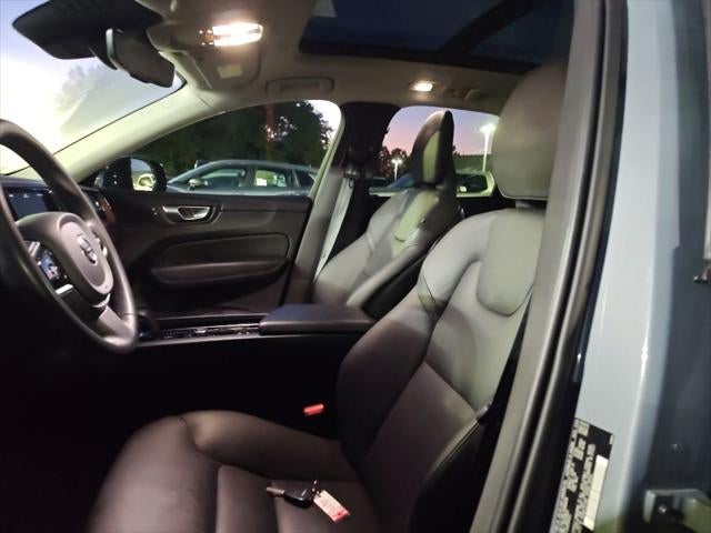 2024 Volvo XC60 B5 Plus Dark Theme