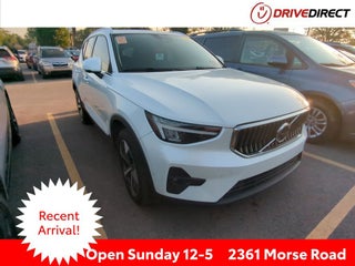 2024 Volvo XC40 B5 Plus Bright Theme