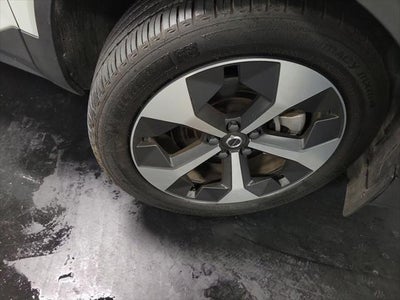2024 Volvo XC40 B5 Plus Bright Theme