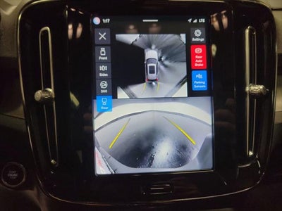 2024 Volvo XC40 B5 Plus Bright Theme