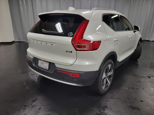 2024 Volvo XC40 B5 Plus Bright Theme