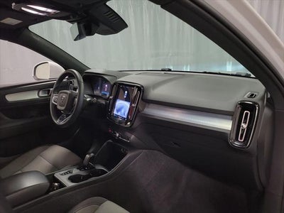 2024 Volvo XC40 B5 Core