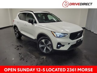 2024 Volvo XC40 B5 Plus Dark Theme