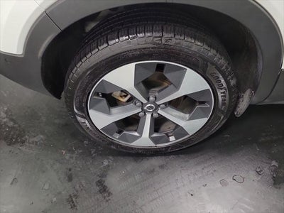 2024 Volvo XC40 B5 Plus Dark Theme