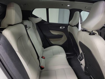2024 Volvo XC40 B5 Plus Dark Theme