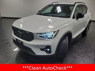 2024 Volvo XC40 B5 Plus Dark Theme