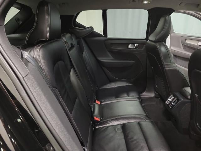 2023 Volvo XC40 B5 Plus Bright Theme
